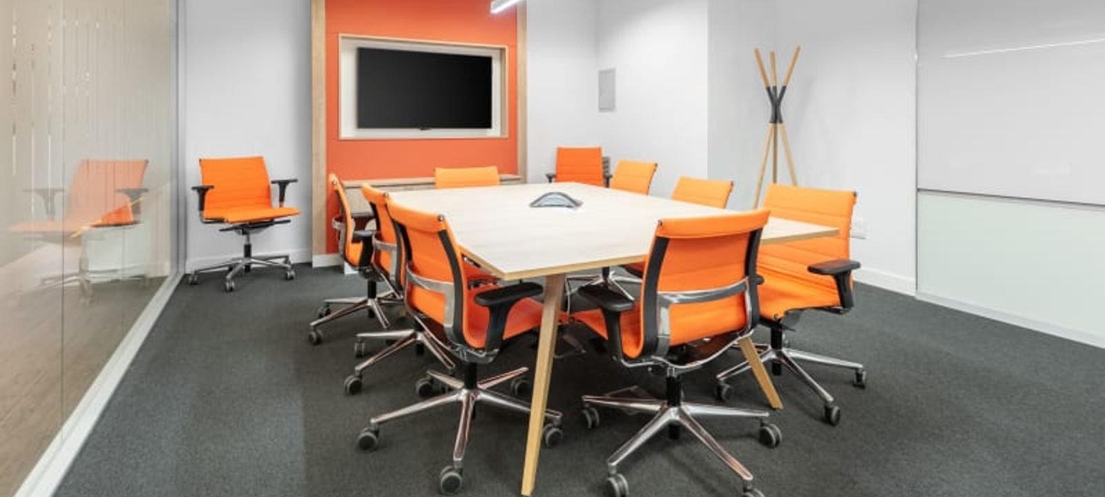 30 Avenida De Aragon, Valencia - Image 1