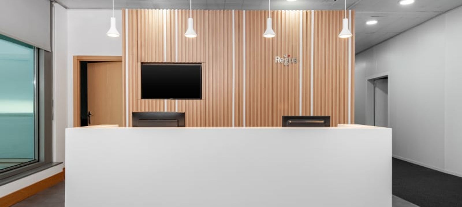 Edificio Sur, Barcelona - Image 1