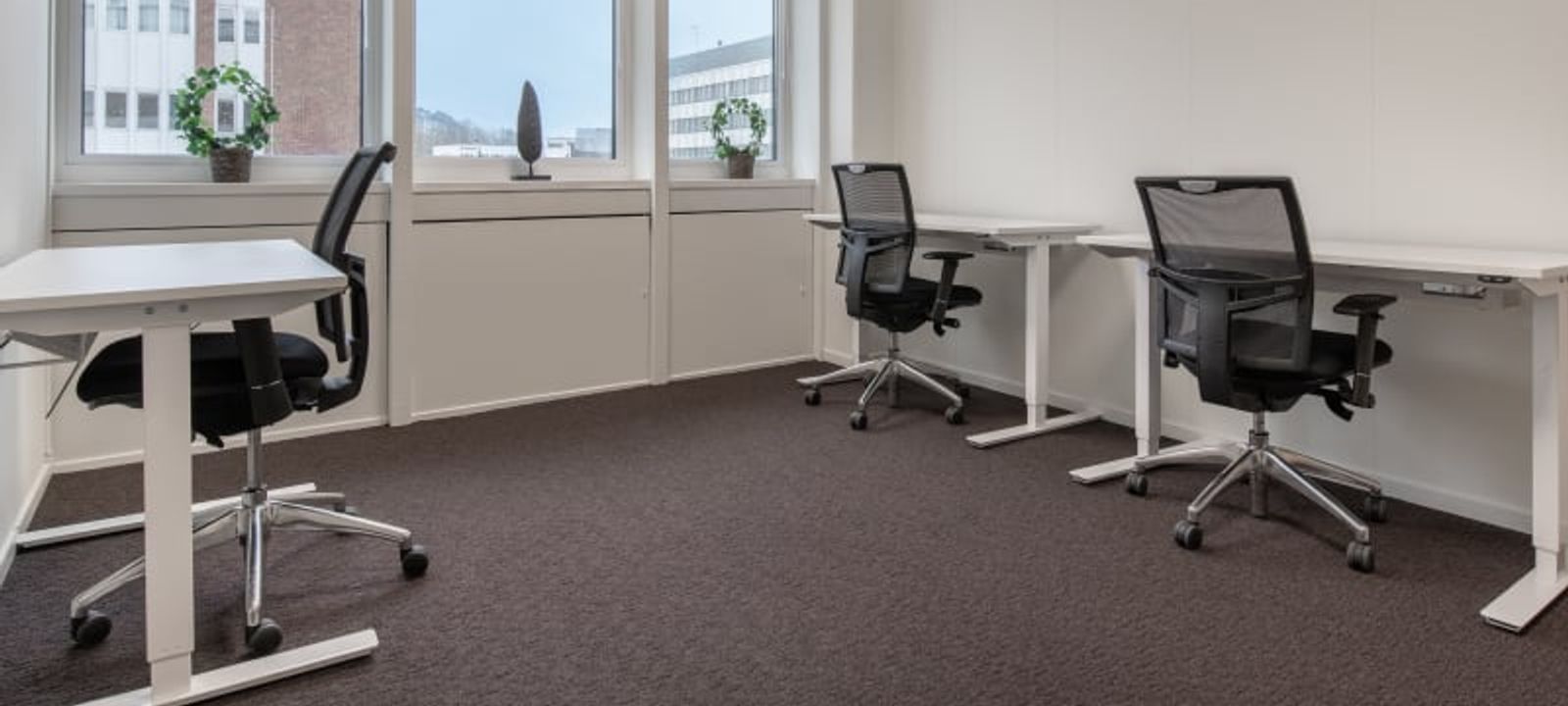 15 Svetsarvagen, Solna - Image 1