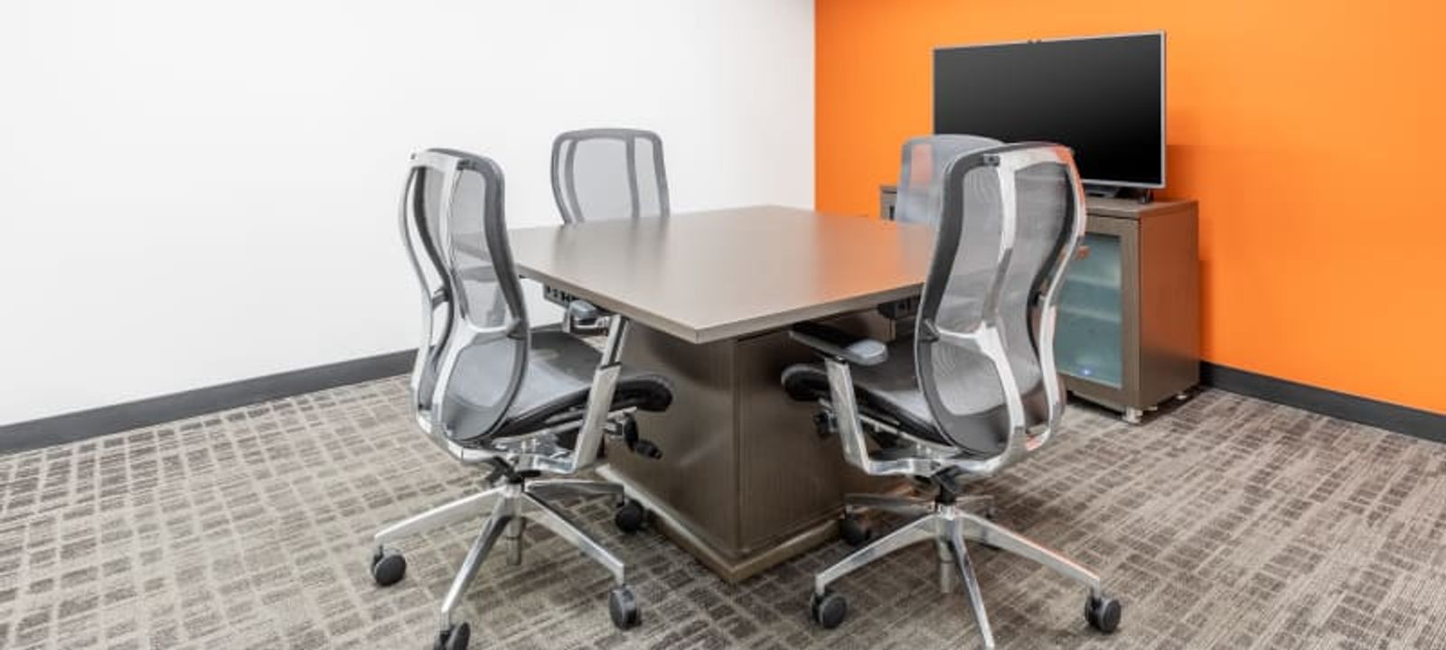 8383 Wilshire Blvd, Beverly Hills - Image 1