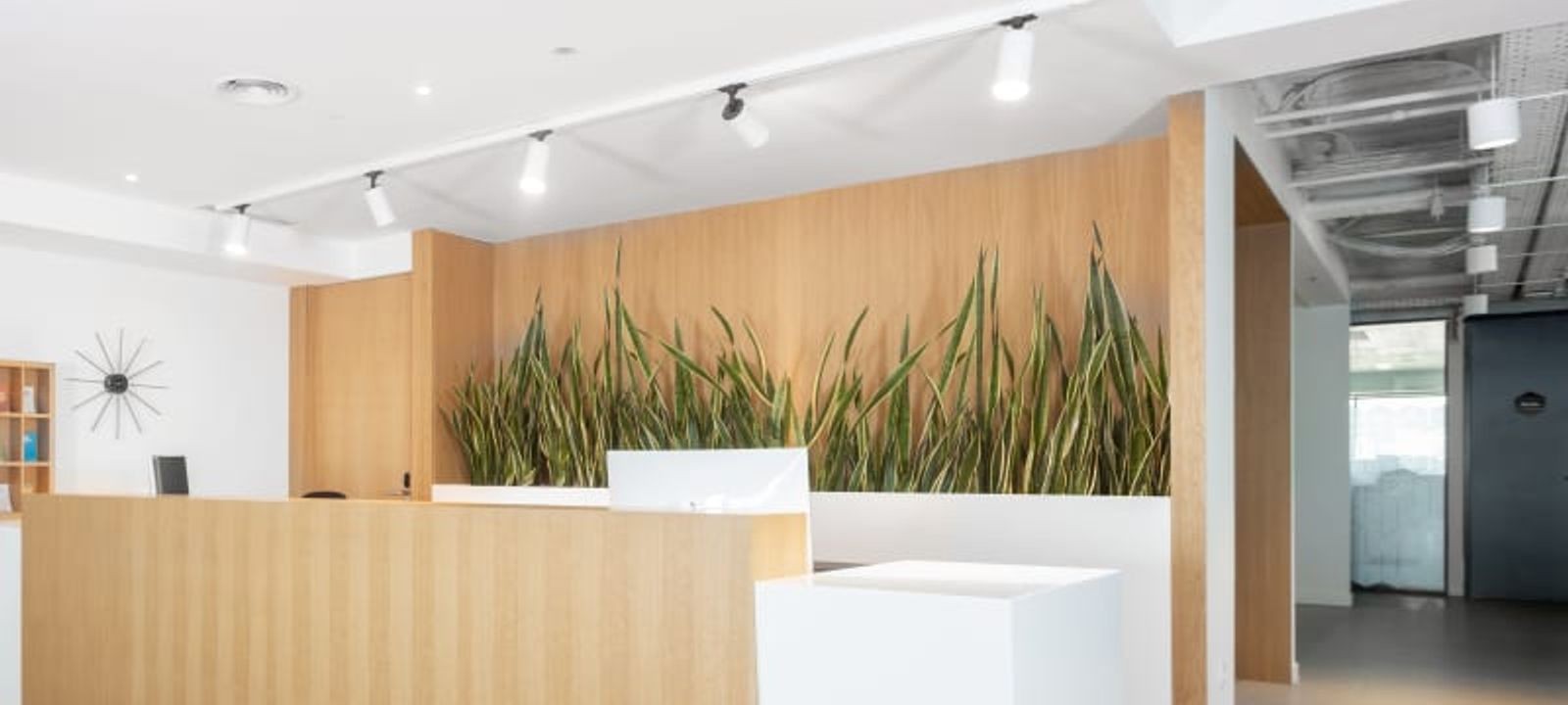 16-18 Carrer De La Marina, Barcelona - Image 1