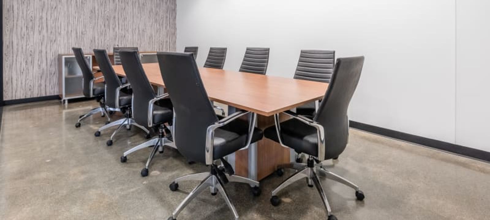 180 Northfield Drive West, Waterloo - Image 1