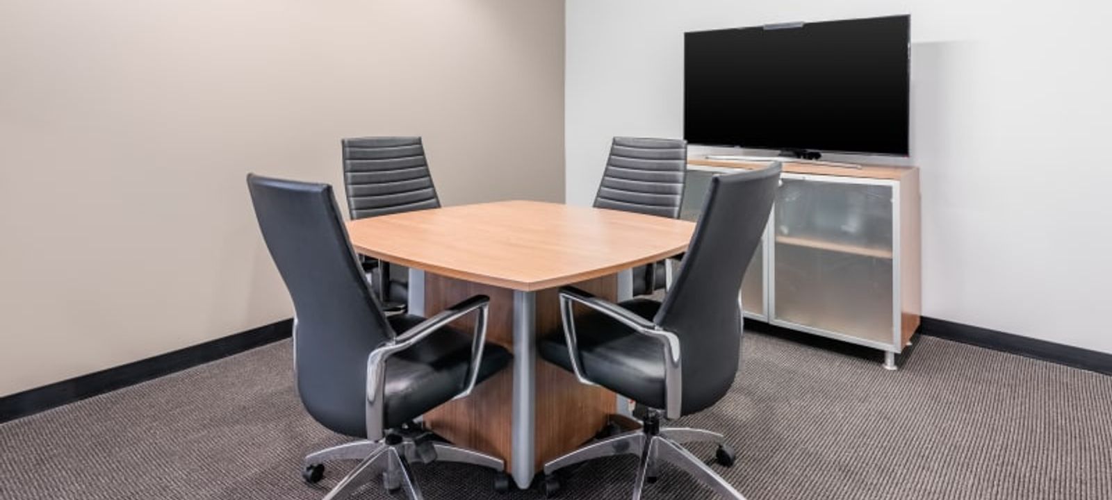 180 Northfield Drive West, Waterloo - Image 1