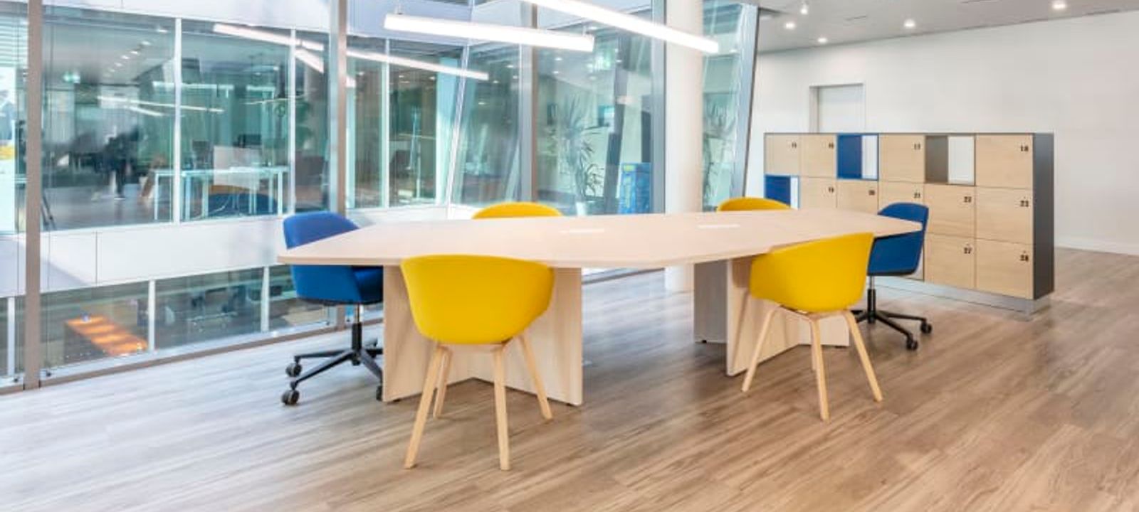 7 Richtistrasse, Wallisellen - Image 1