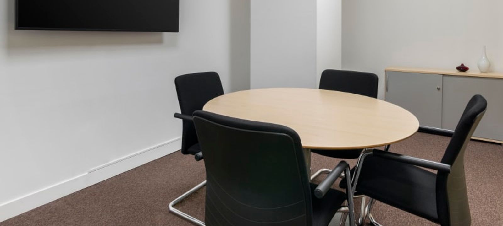 Praca De Mouzinho De Albuquerque, Porto - Image 1