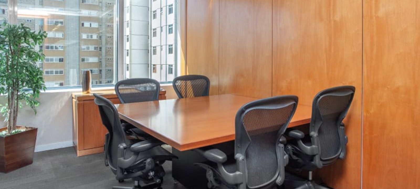 550 Renaissance Work Center - R Paraiba - Savassi, Belo Horizonte - Image 1