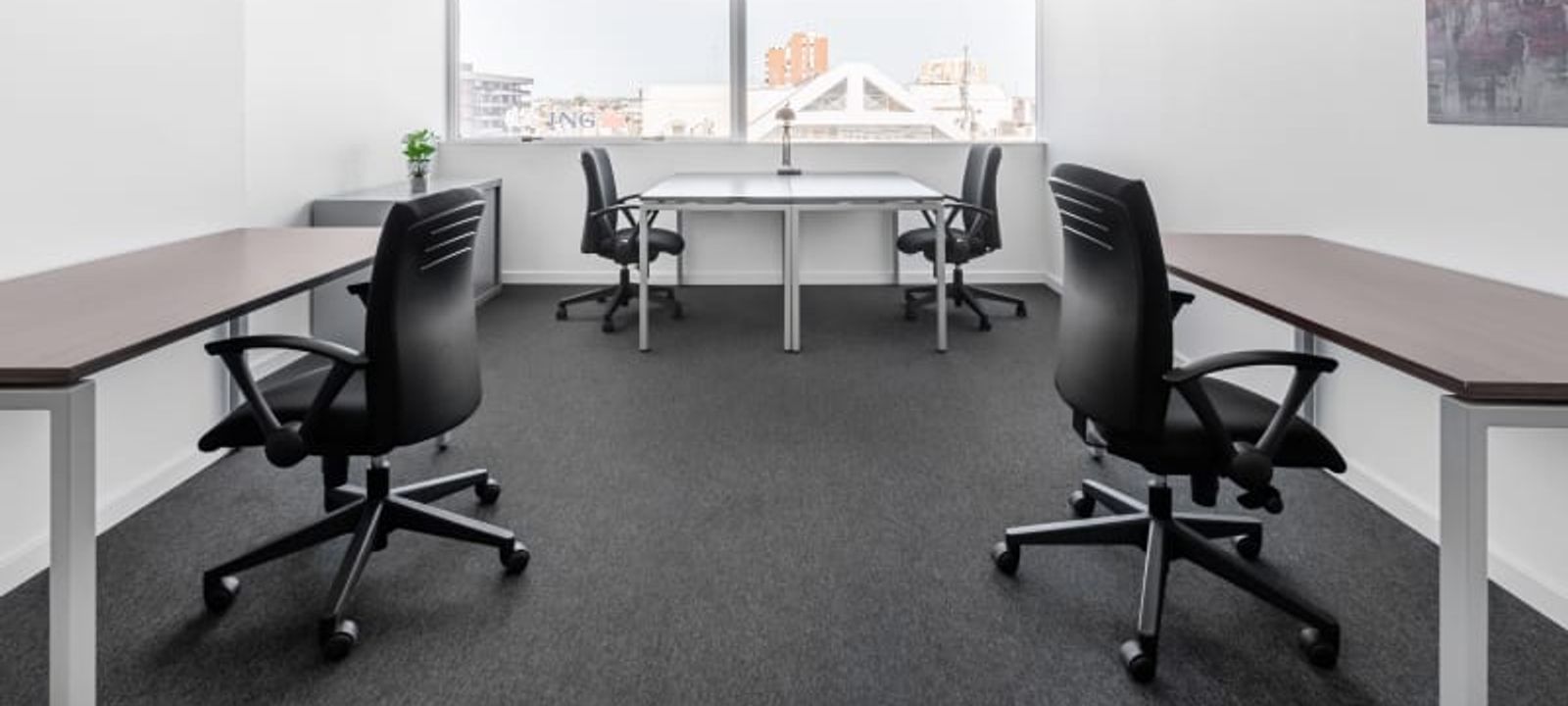 69 Avenida De Eduardo Dato, Seville - Image 1