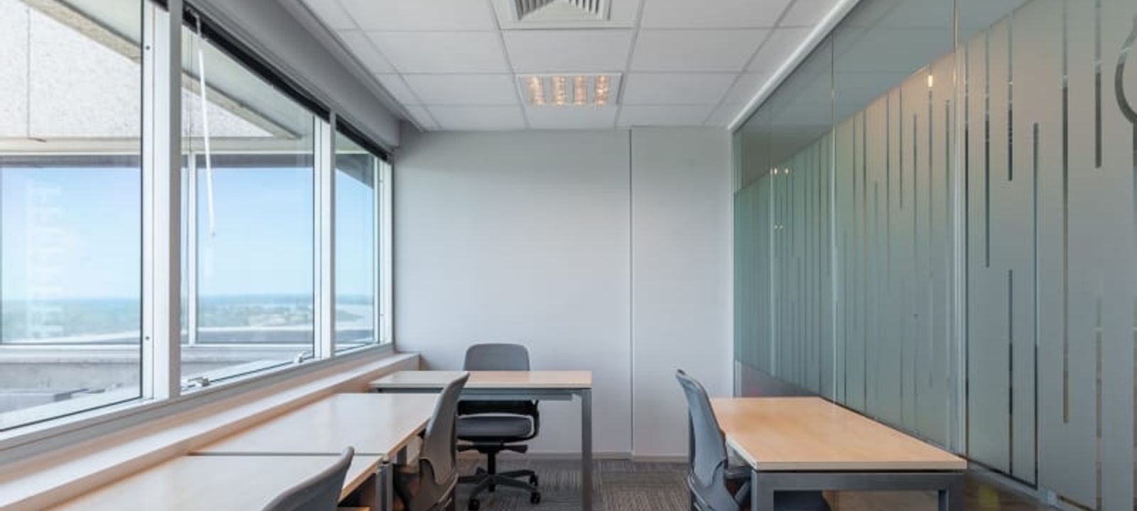 Avenida Dolorez Alcaraz Caldas 90 Praia De Belas, Porto Alegre - Image 1