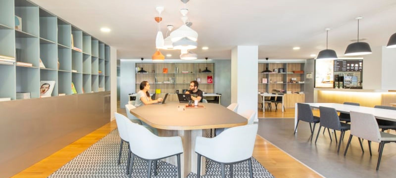 62 Calle De Alfonso Xii, Madrid - Image 1