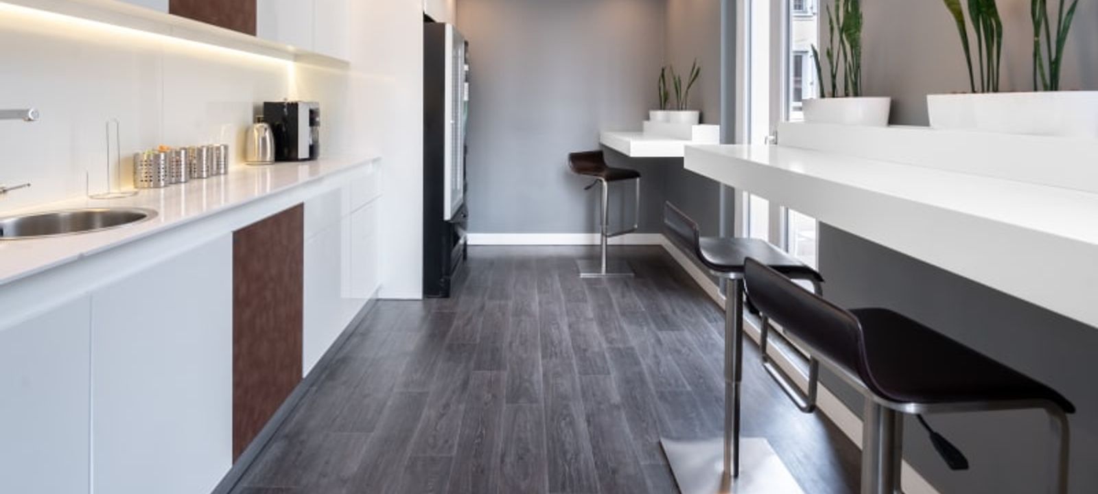 Piazzale Biancamano 8, Milan - Image 1