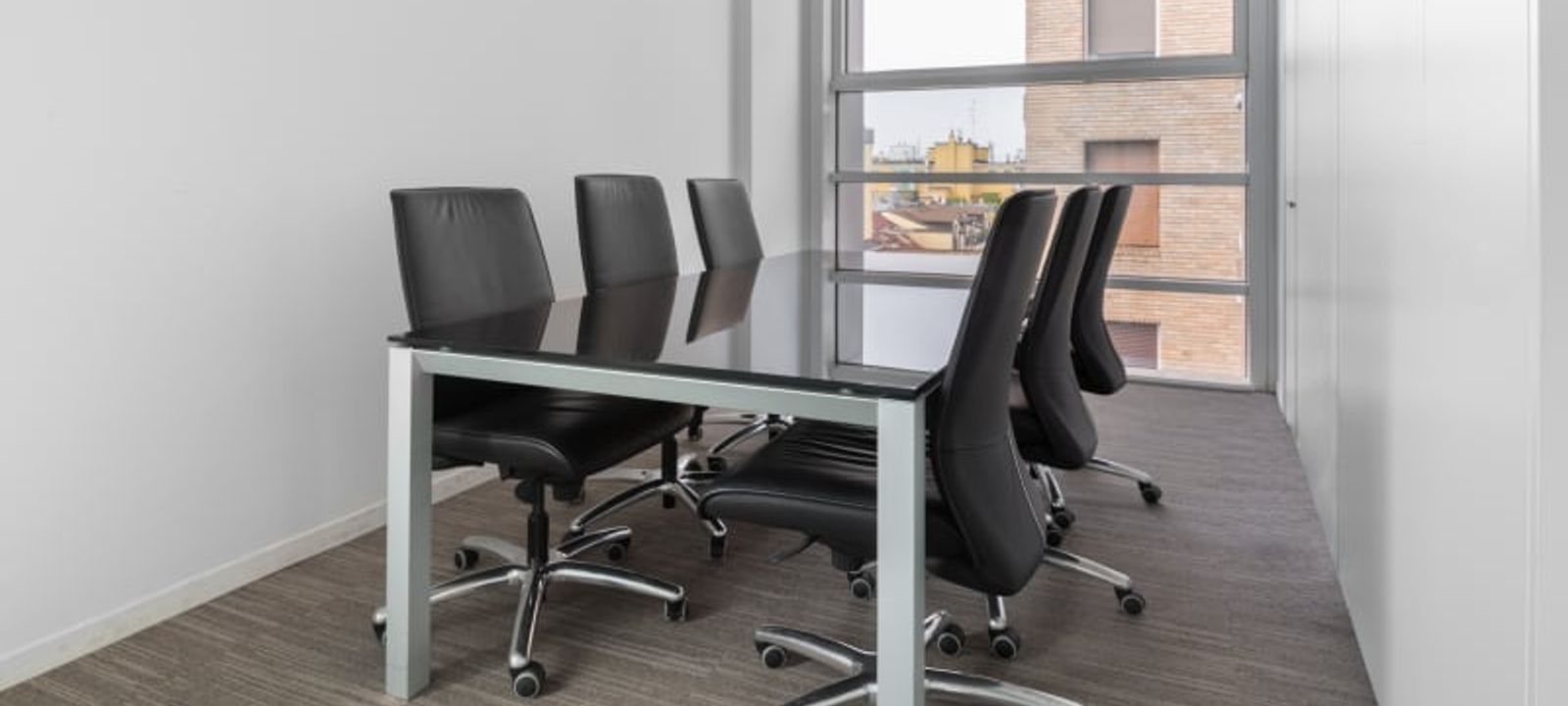 Piazza Iv Novembre 7, Milan - Image 1