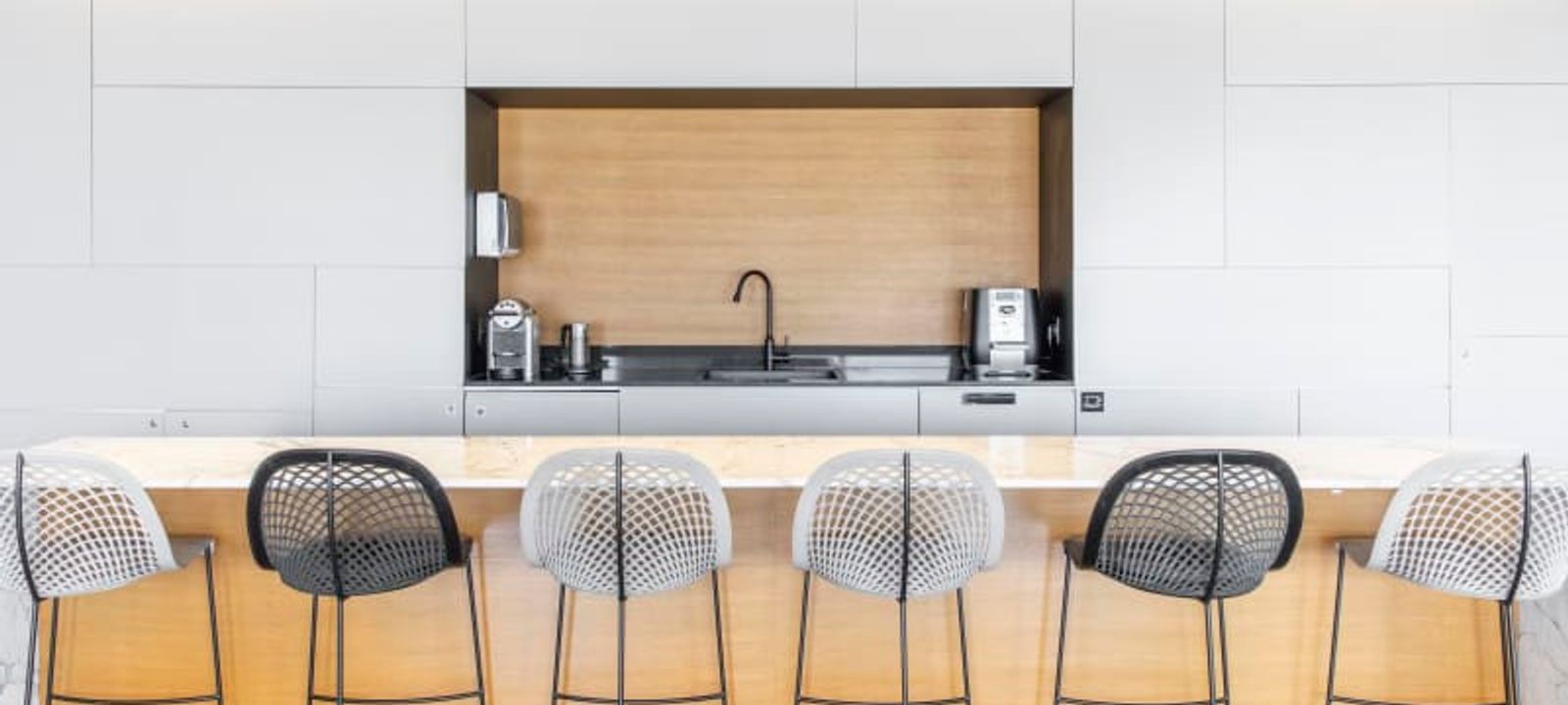 Hanehoshet St 3, Tel Aviv - Image 1