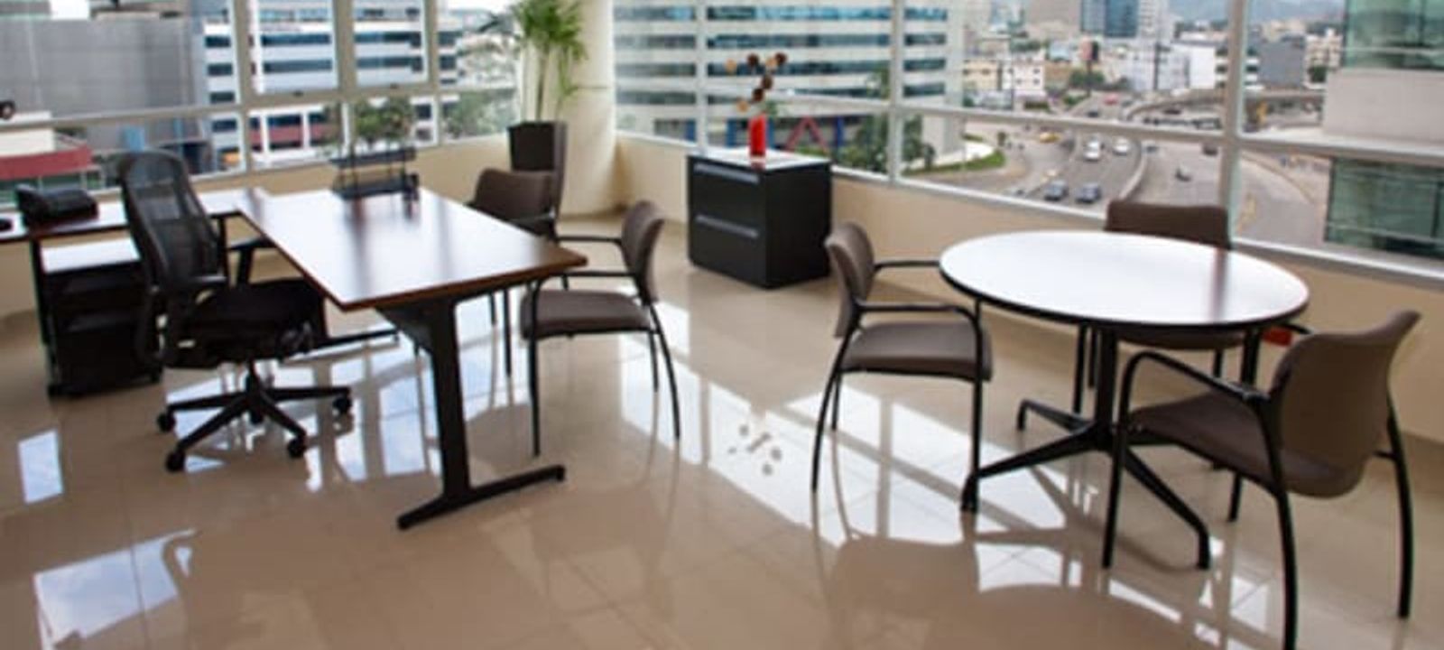 Mall Del Sol Corner Of Avenida Joaquin Orrantia Y Juan Tanca Marengo, Guayaquil - Image 1