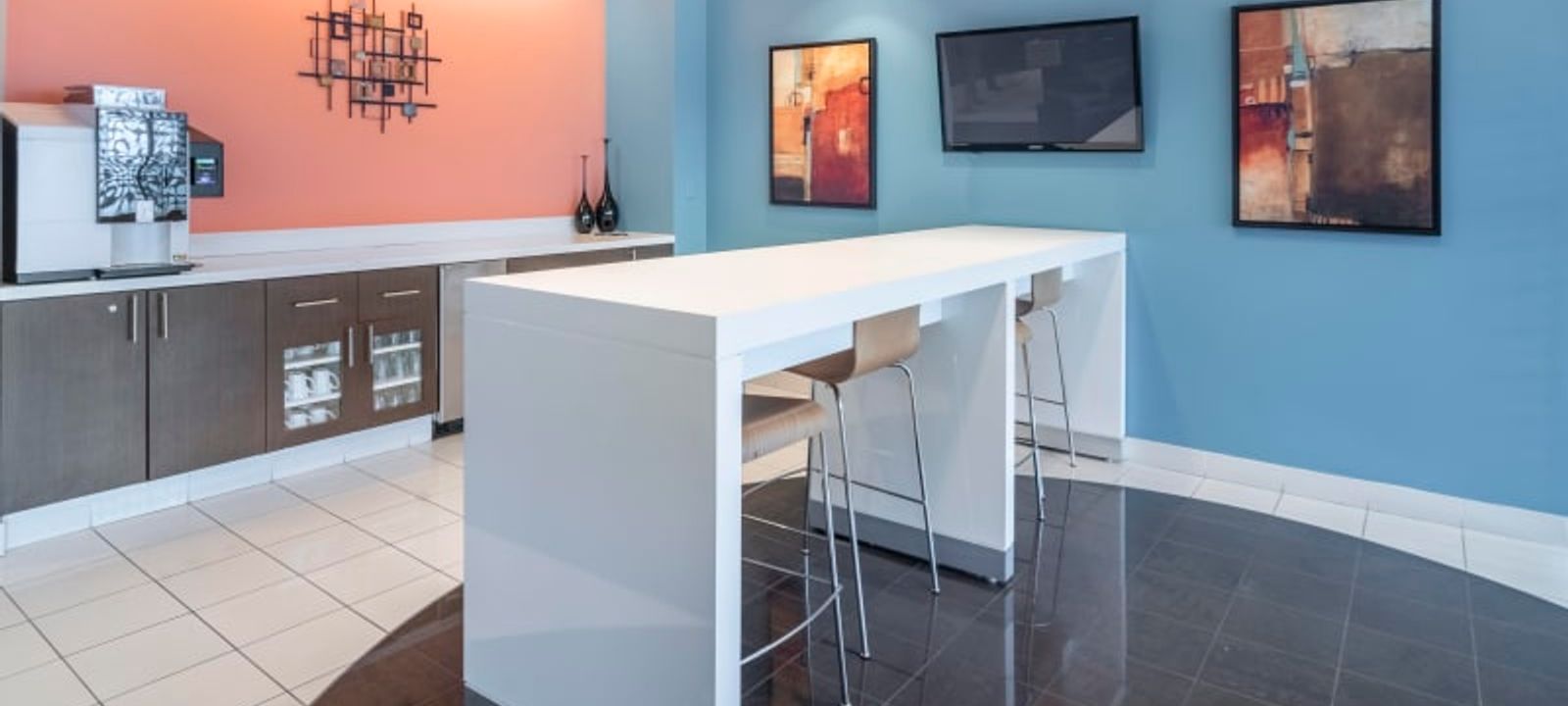 2375 East Camelback Road, Phoenix - Image 1