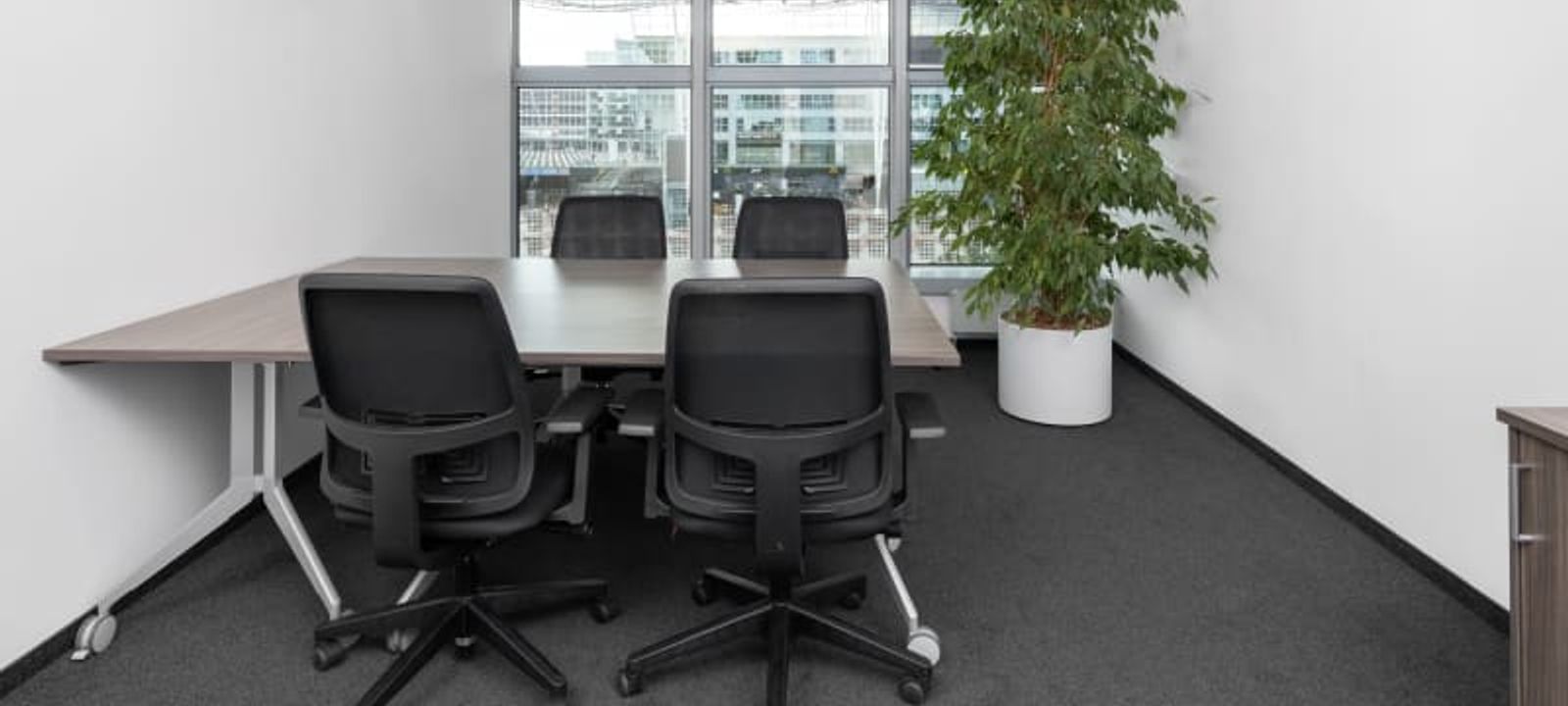 18 Terminalstrasse Mitte, Munich - Image 1