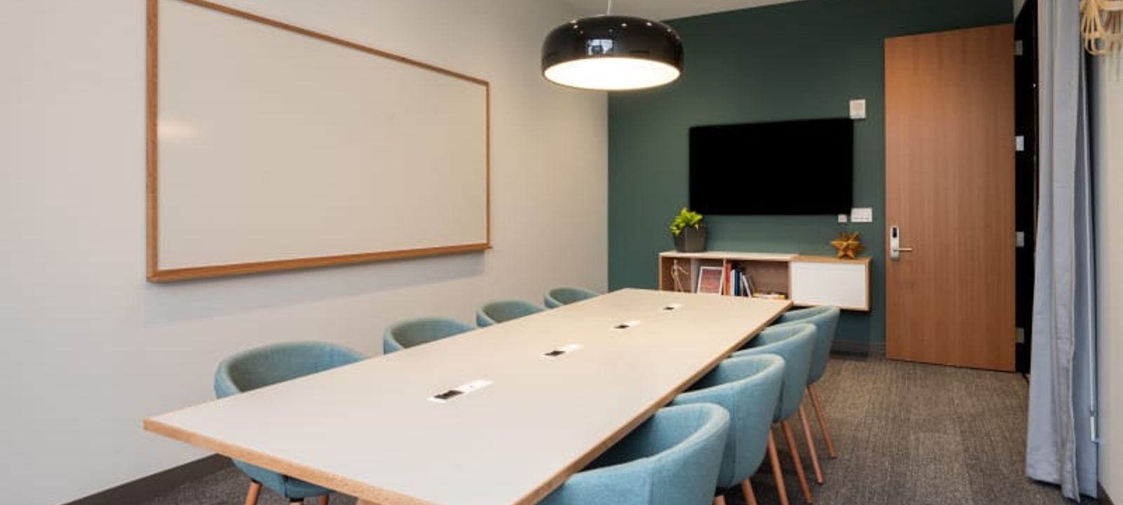 71 Raymond Rd, West Hartford - Image 1