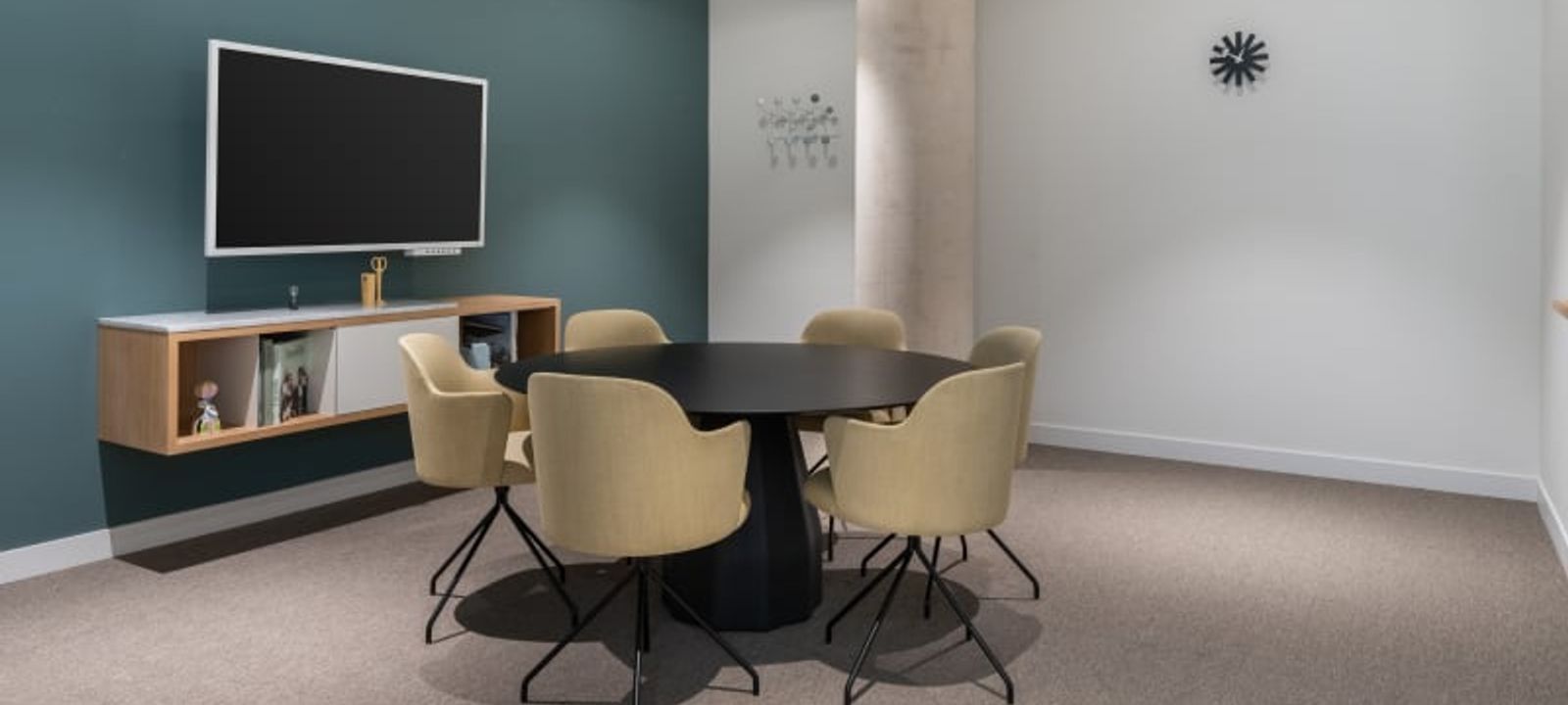 1 Via De Los Poblados, Madrid - Image 1