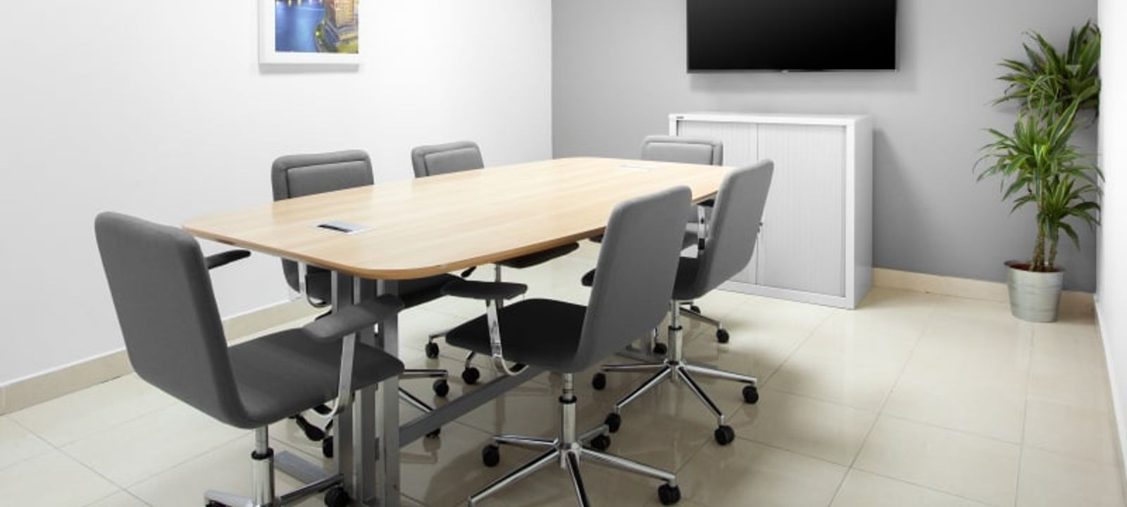 34 Al Bateen Tower C6 Bainunah, Abu Dhabi - Image 1