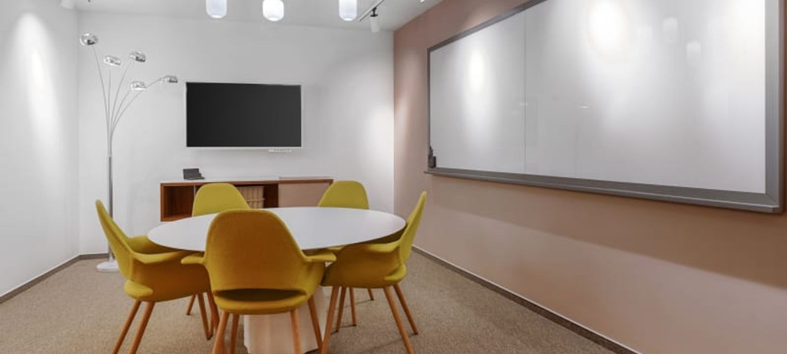 Szervita Square 8, Budapest - Image 1