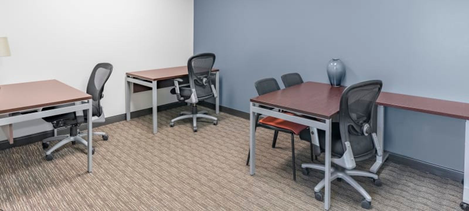 2572 Daniel-johnson Boulevard, Laval - Image 1