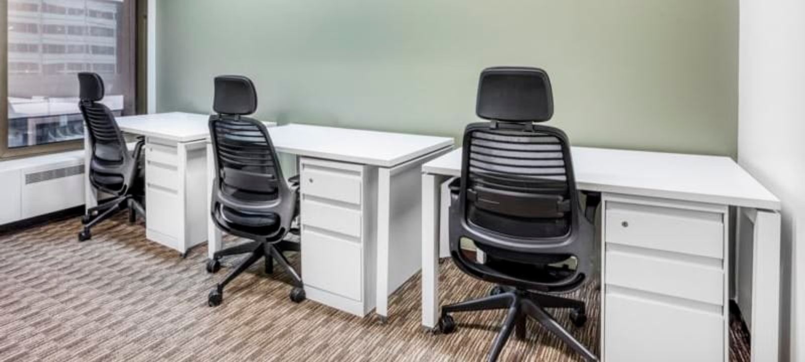 125 South Wacker Dr, Chicago - Image 1