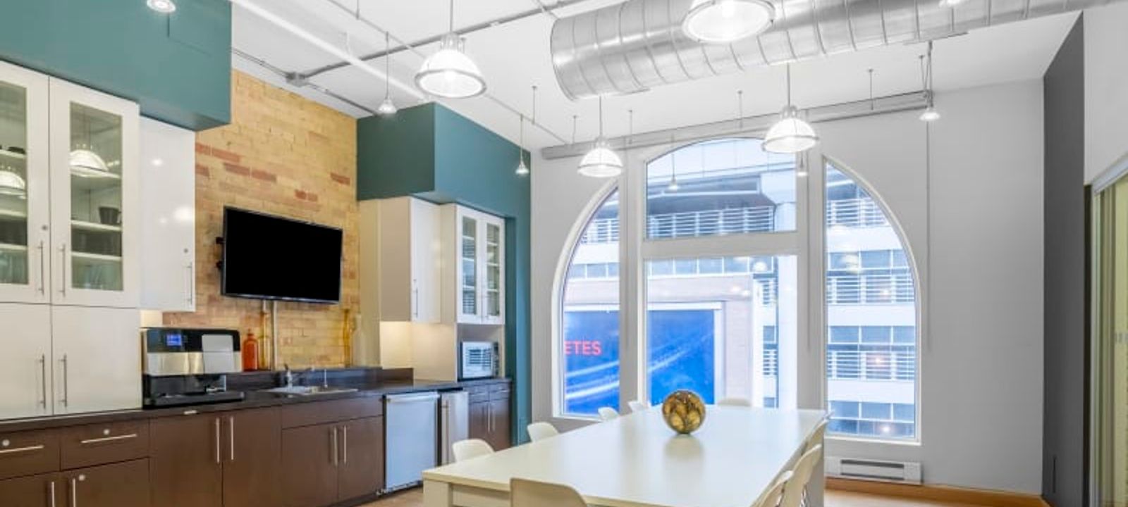 229 Yonge Street, Toronto - Image 1