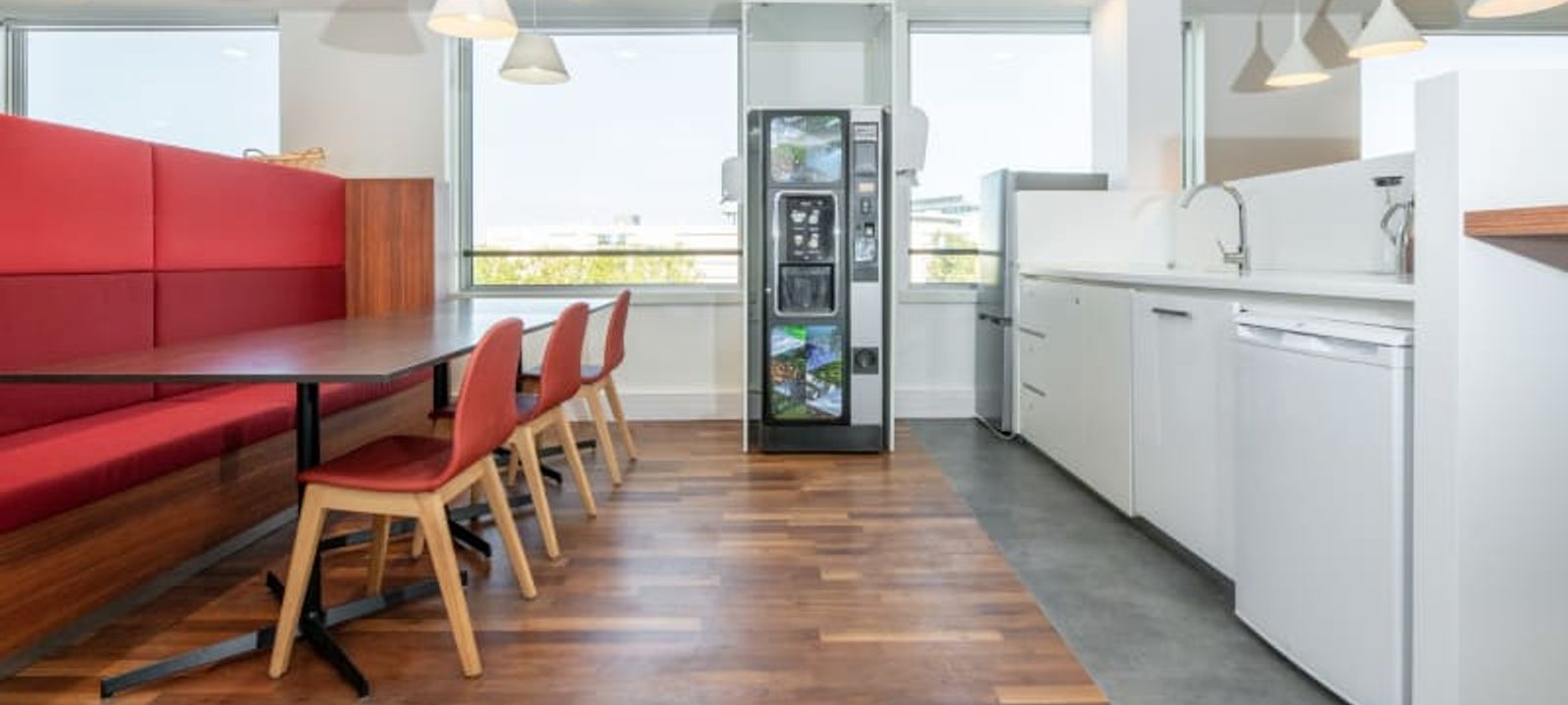 1 Rue Georges Stephenson, Montigny-le-bretonneux - Image 1