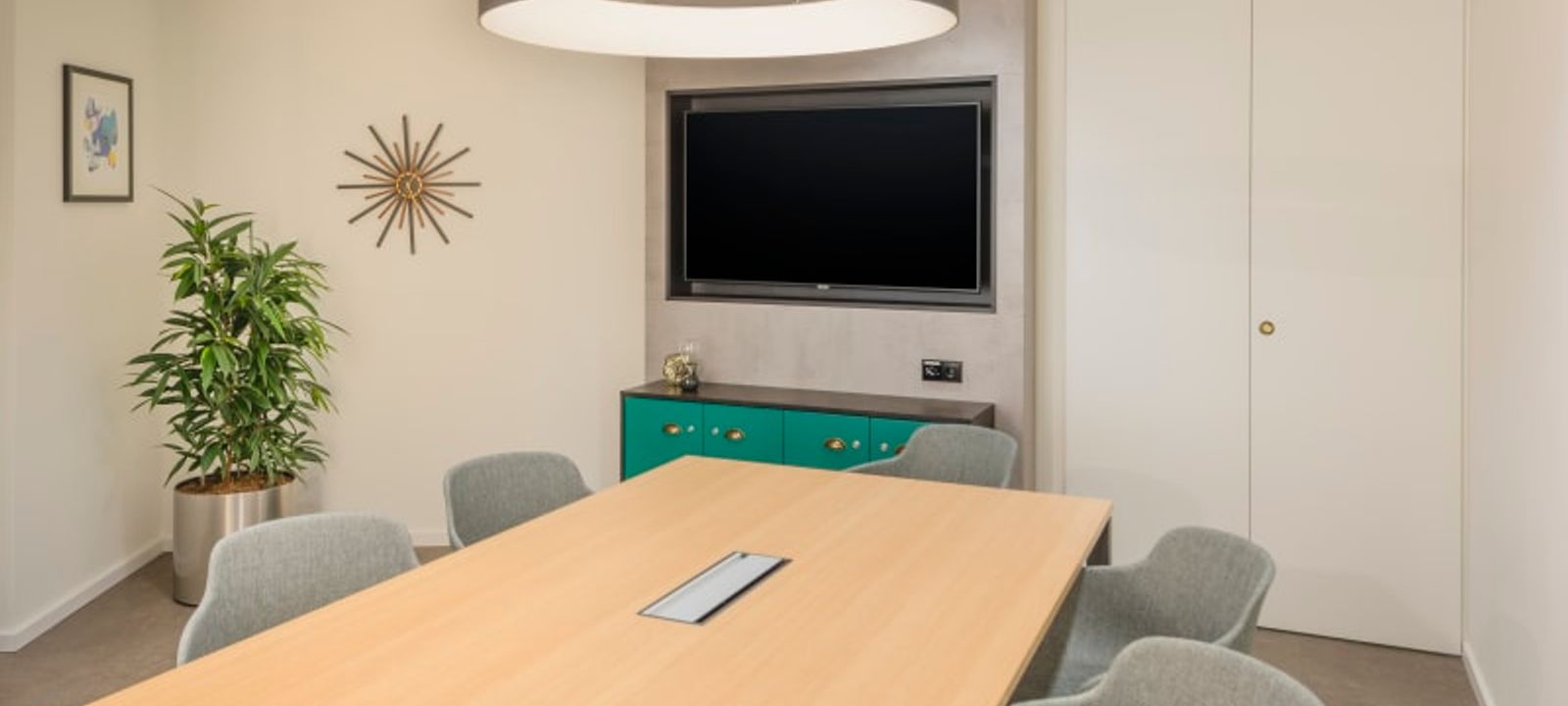 Wiedner Gurtel 13, Vienna - Image 1