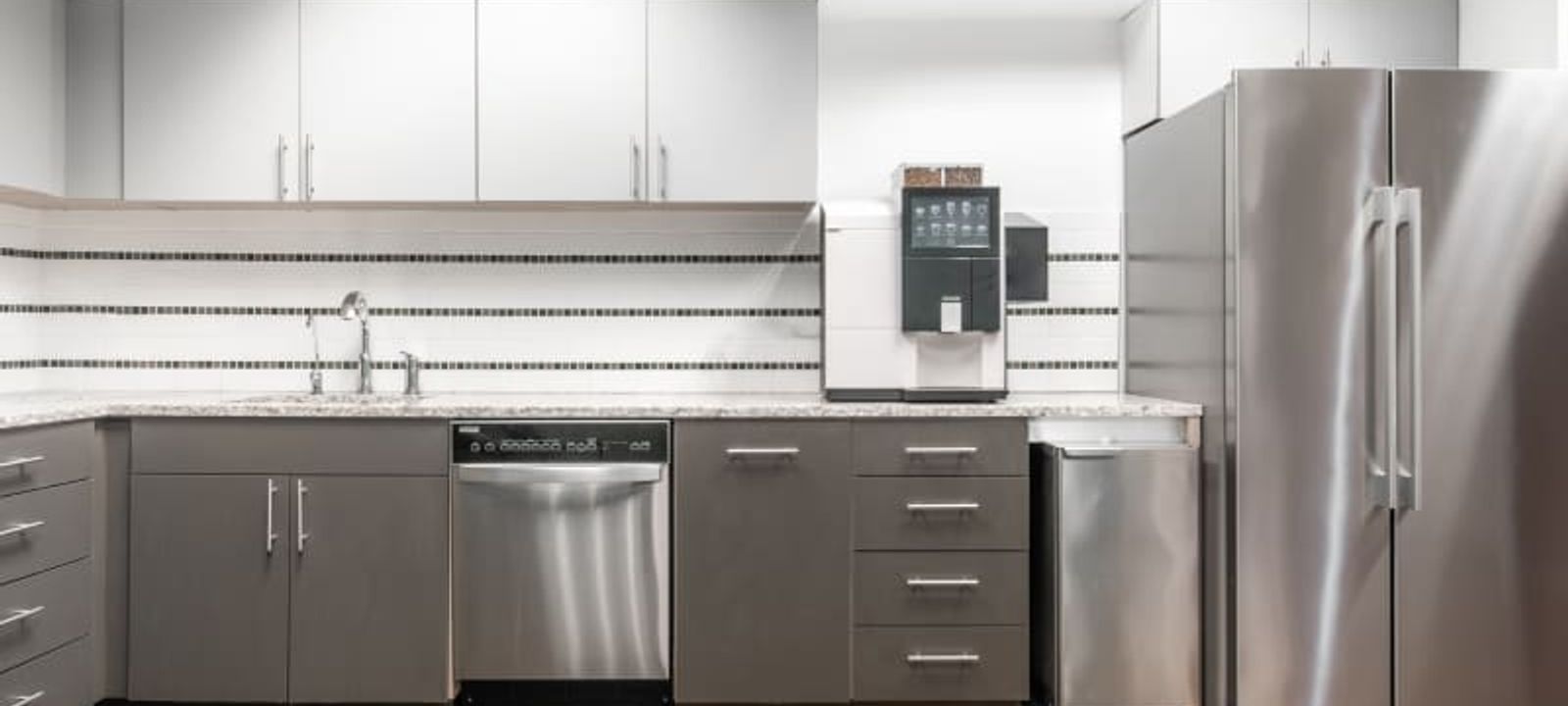 8888 Keystone Crossing, Indianapolis - Image 1