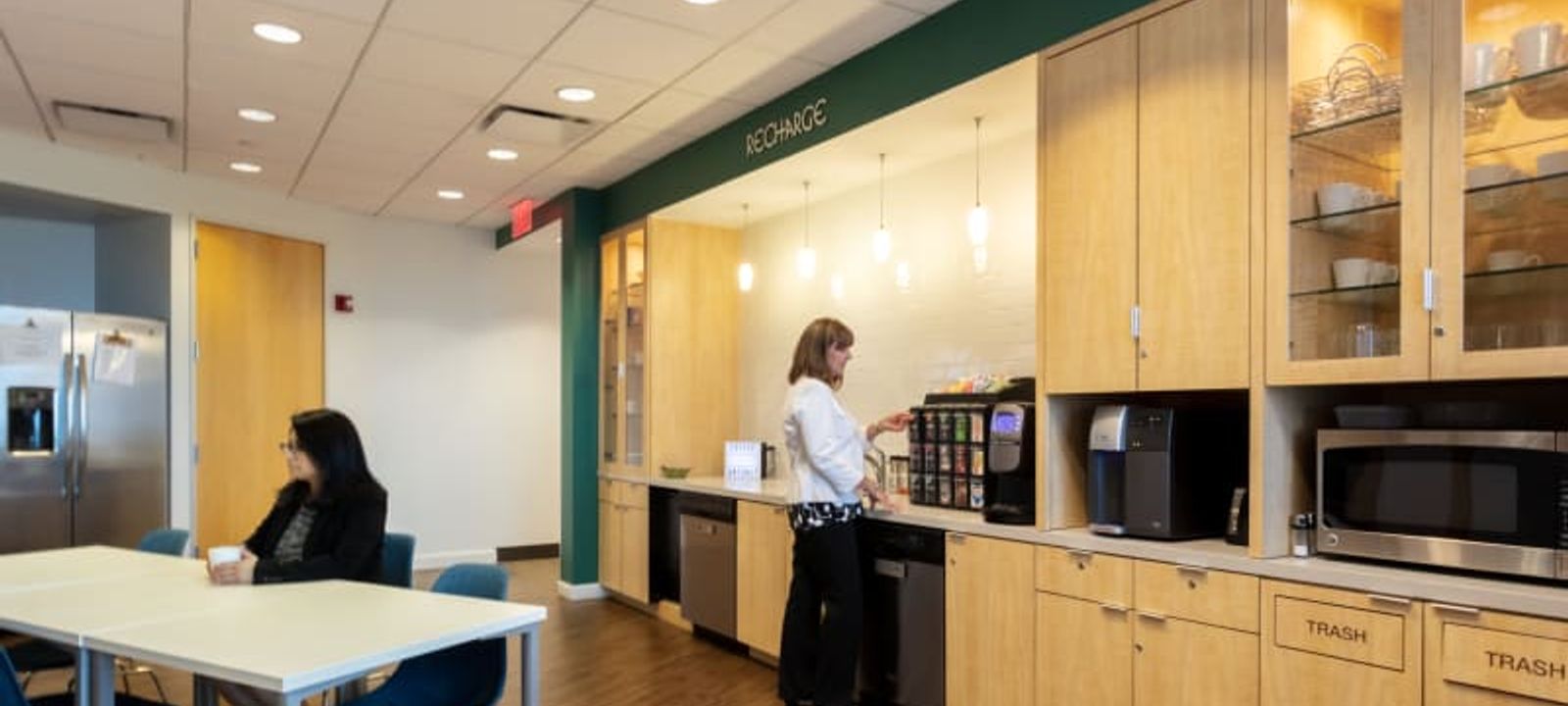 700 Commerce Drive, Oak Brook - Image 1