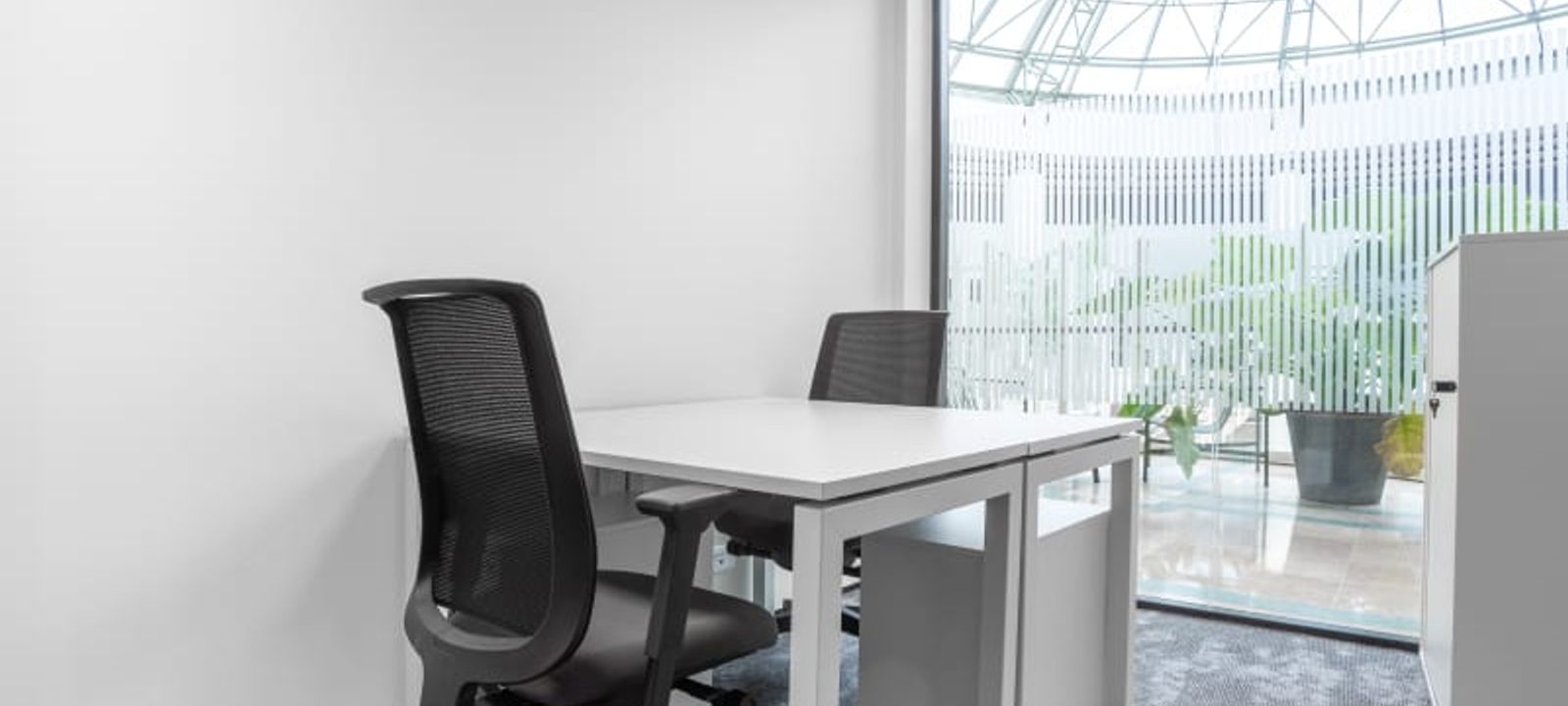 Place Des Grands Hommes, Bordeaux - Image 1