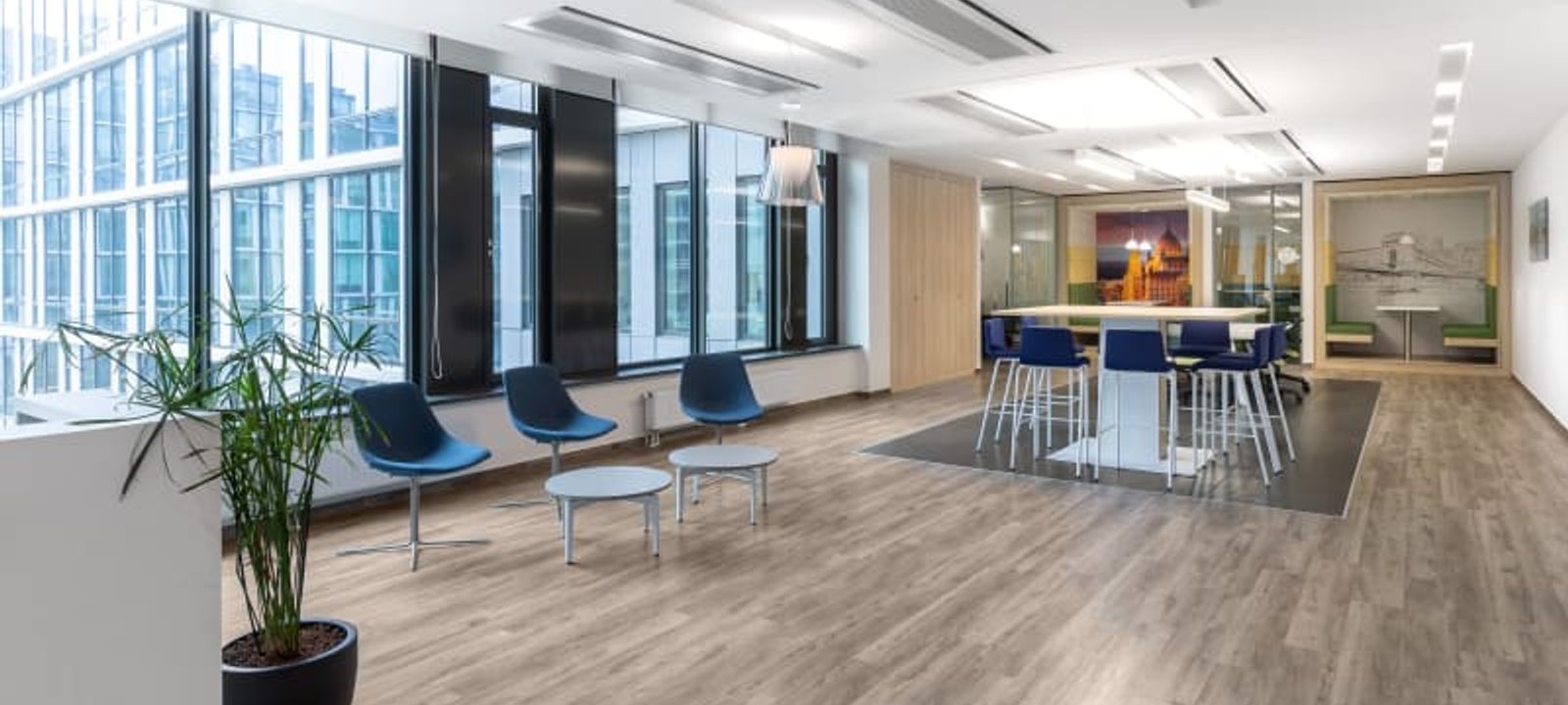 Soroksari Ut 44, Budapest - Image 1