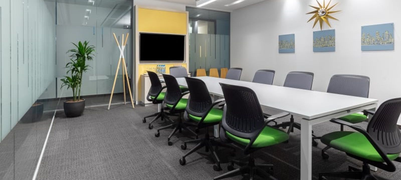 Soroksari Ut 44, Budapest - Image 1