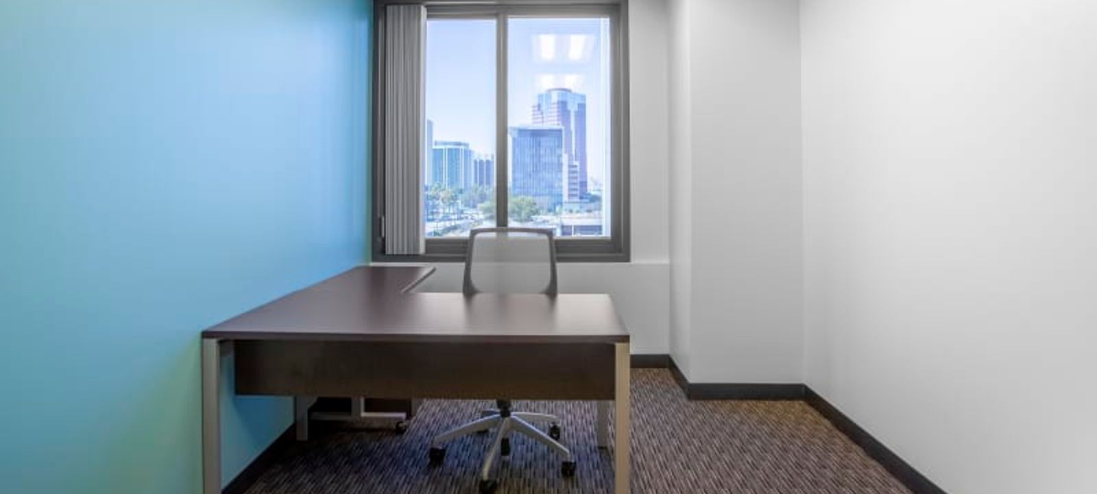 Landmark Square - Image 1