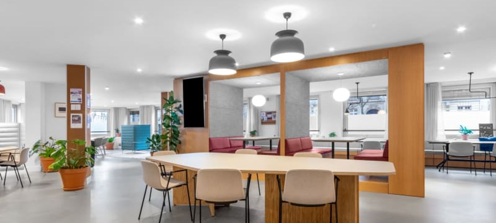 54/56 Avenue Hoche, Paris - Image 1