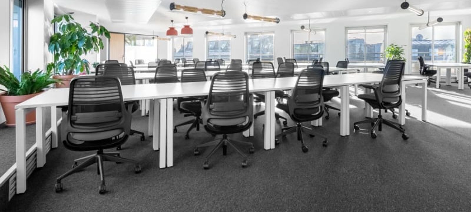 54/56 Avenue Hoche, Paris - Image 1