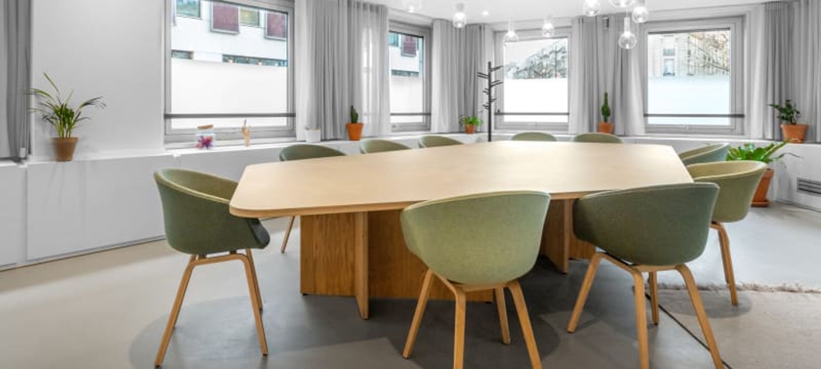 54/56 Avenue Hoche, Paris - Image 1