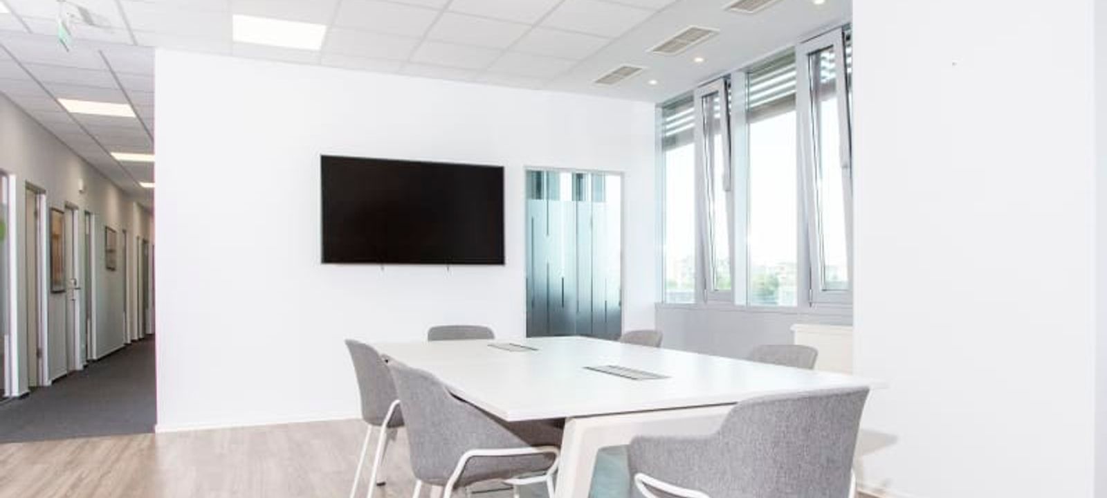 Calea Vacaresti Street 391, Bucharest - Image 1