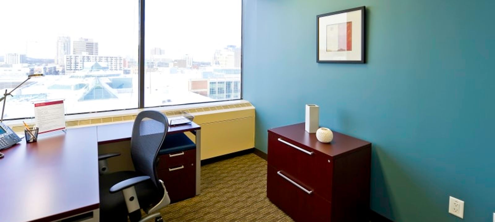 380 Wellington St, London - Image 1