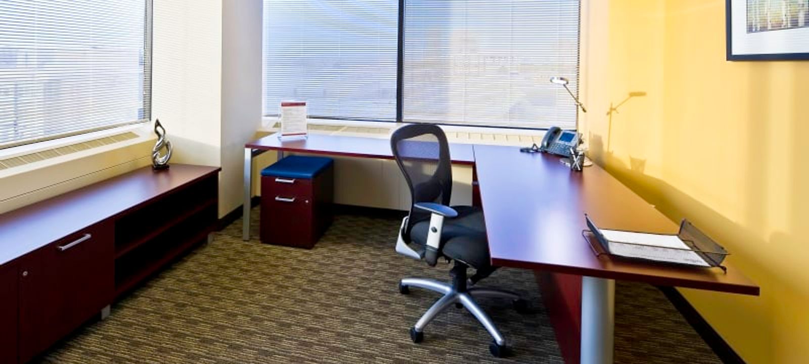 380 Wellington St, London - Image 1