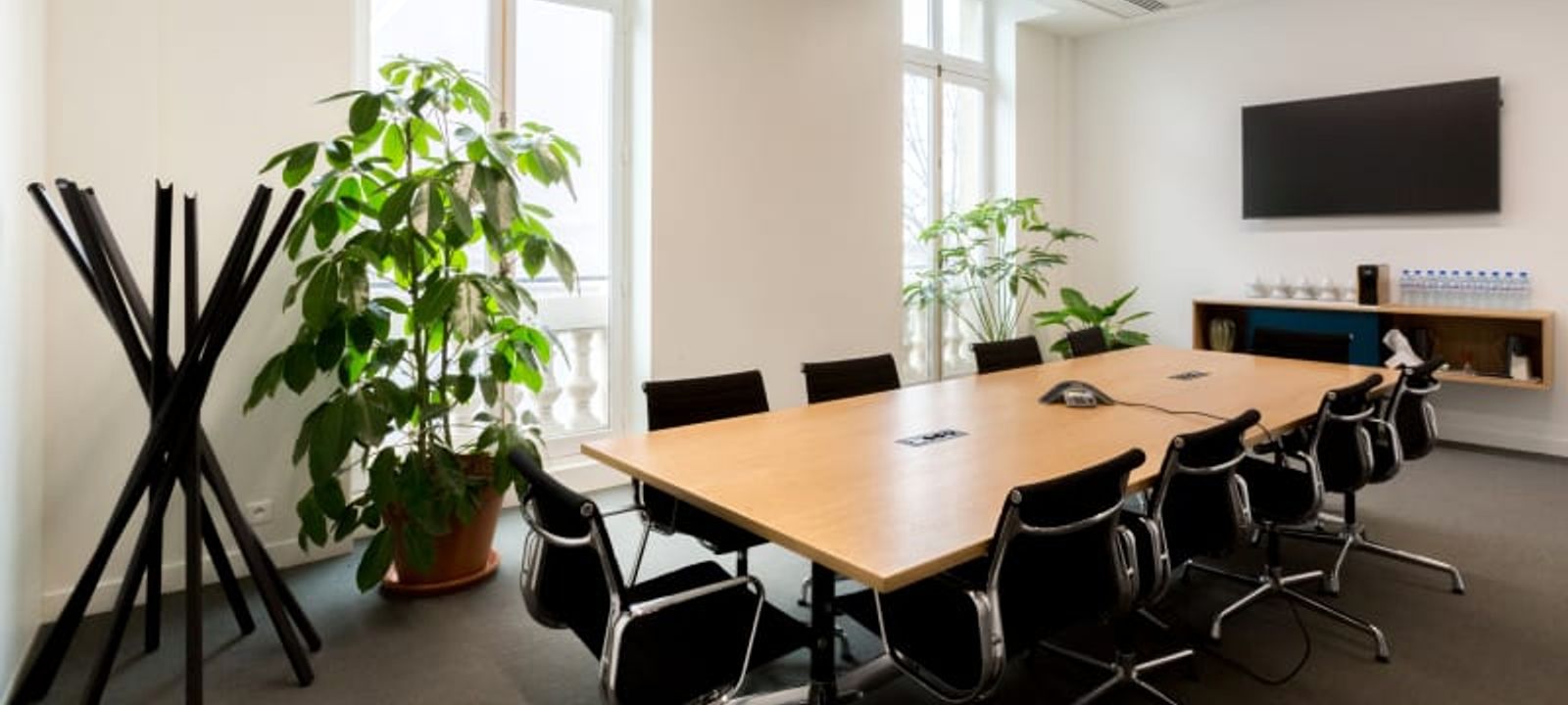 40 Rue Du Louvre, Paris - Image 1