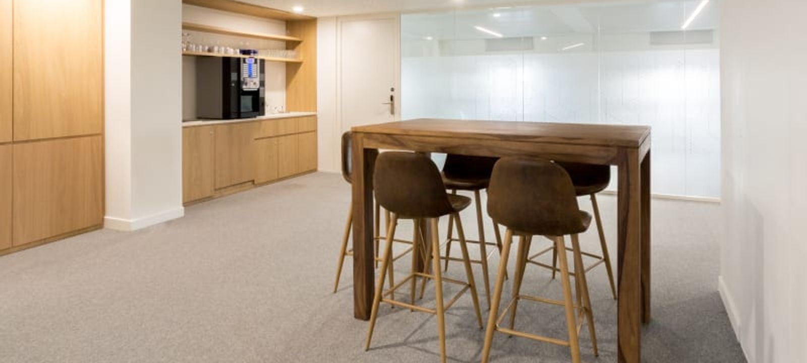 40 Rue Du Louvre, Paris - Image 1