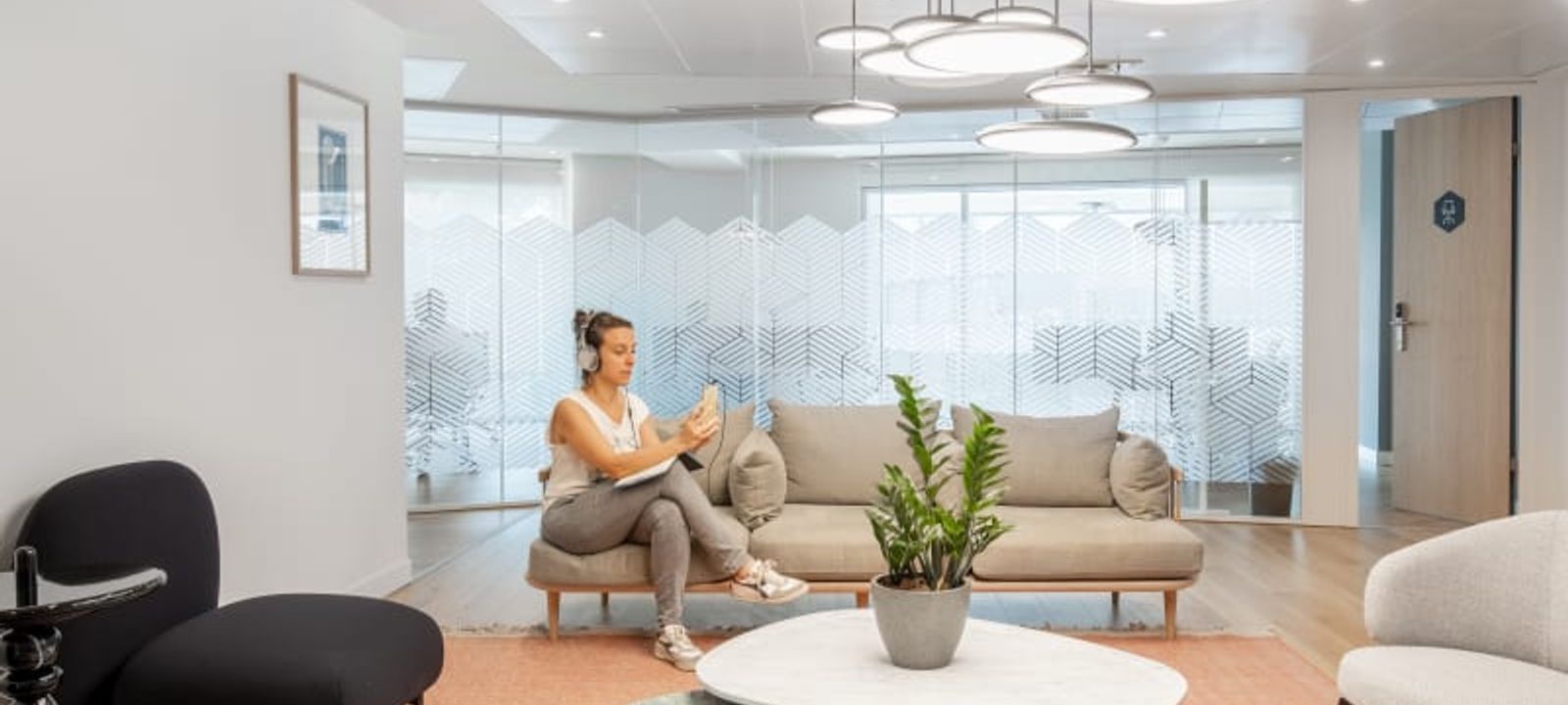 14 Praca Marques De Pombal, Lisbon - Image 1