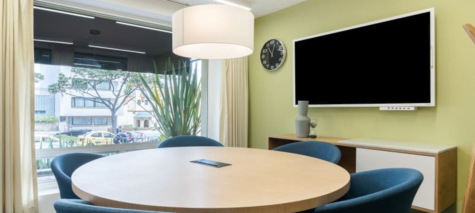 Calle 79b No 5-81, Bogota - Image 1