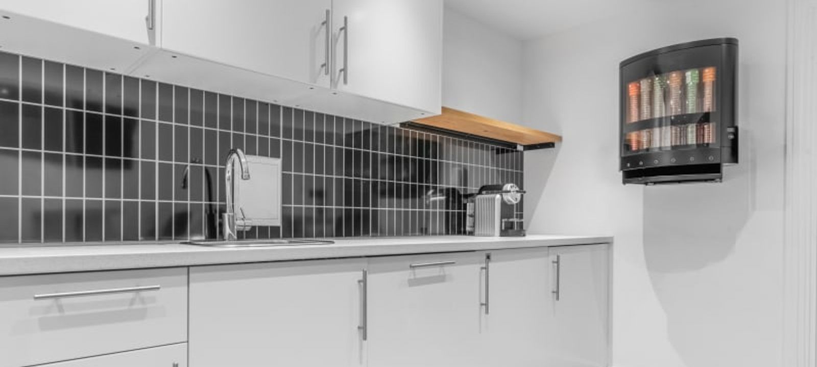 7 Rue De La Paix, Paris - Image 1