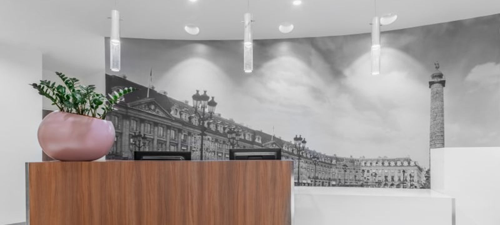 7 Rue De La Paix, Paris - Image 1