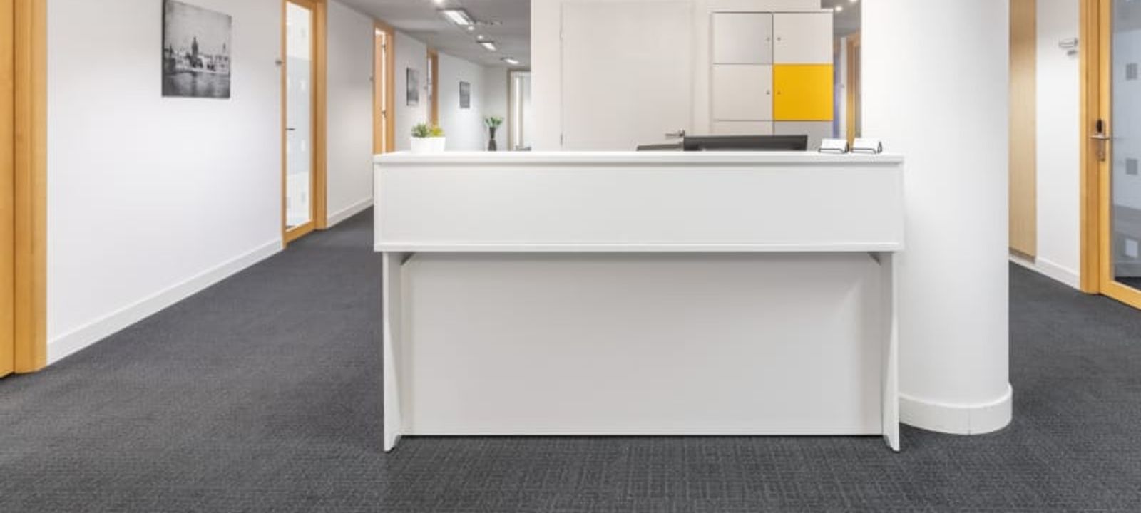 344/23/5 Zlaty Andel Nadrazni, Prague - Image 1