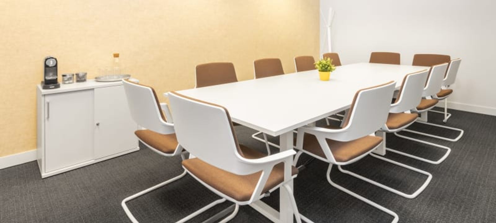 344/23/5 Zlaty Andel Nadrazni, Prague - Image 1