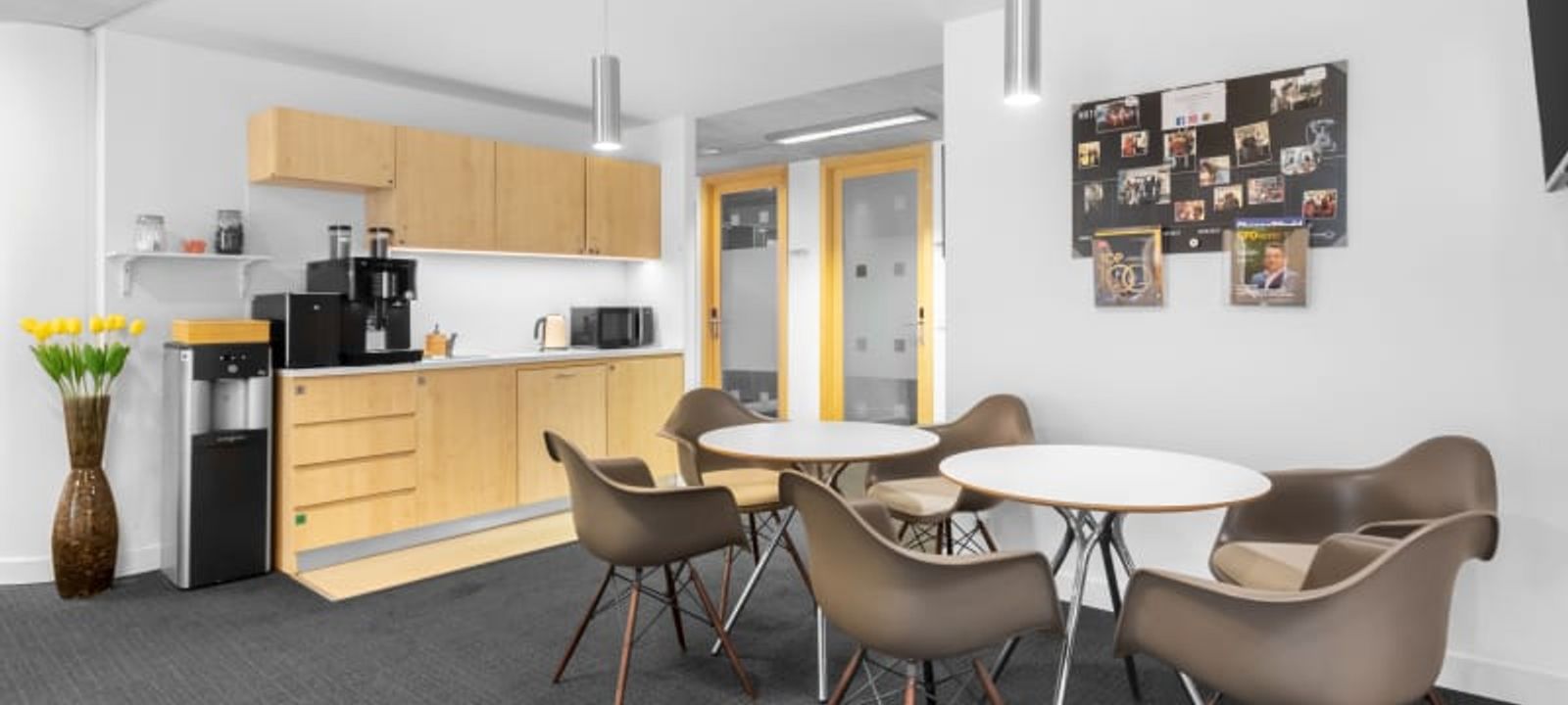 344/23/5 Zlaty Andel Nadrazni, Prague - Image 1