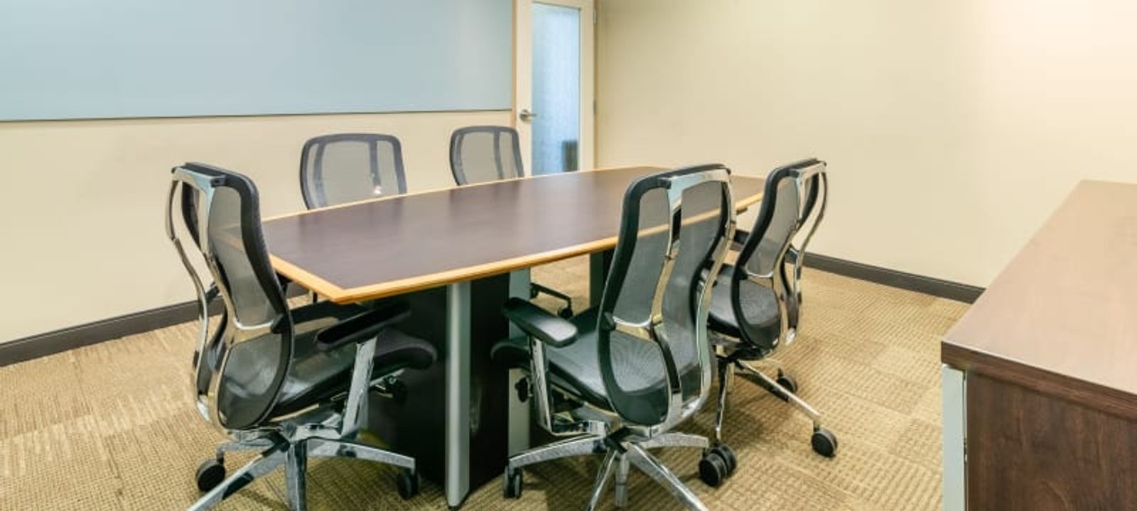 10 Four Seasons Place, Toronto - Image 1